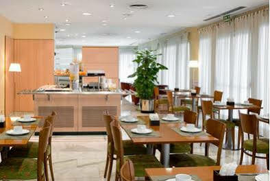 Nh Barajas Airport Hotel Madrid